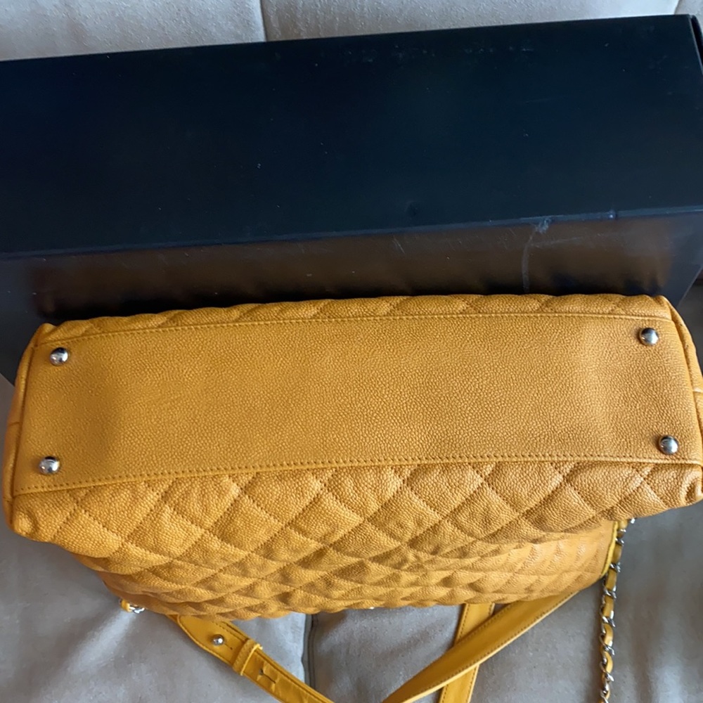 CHANEL French Riviera Yellow Hobo with Box! - Picture 4 of 8